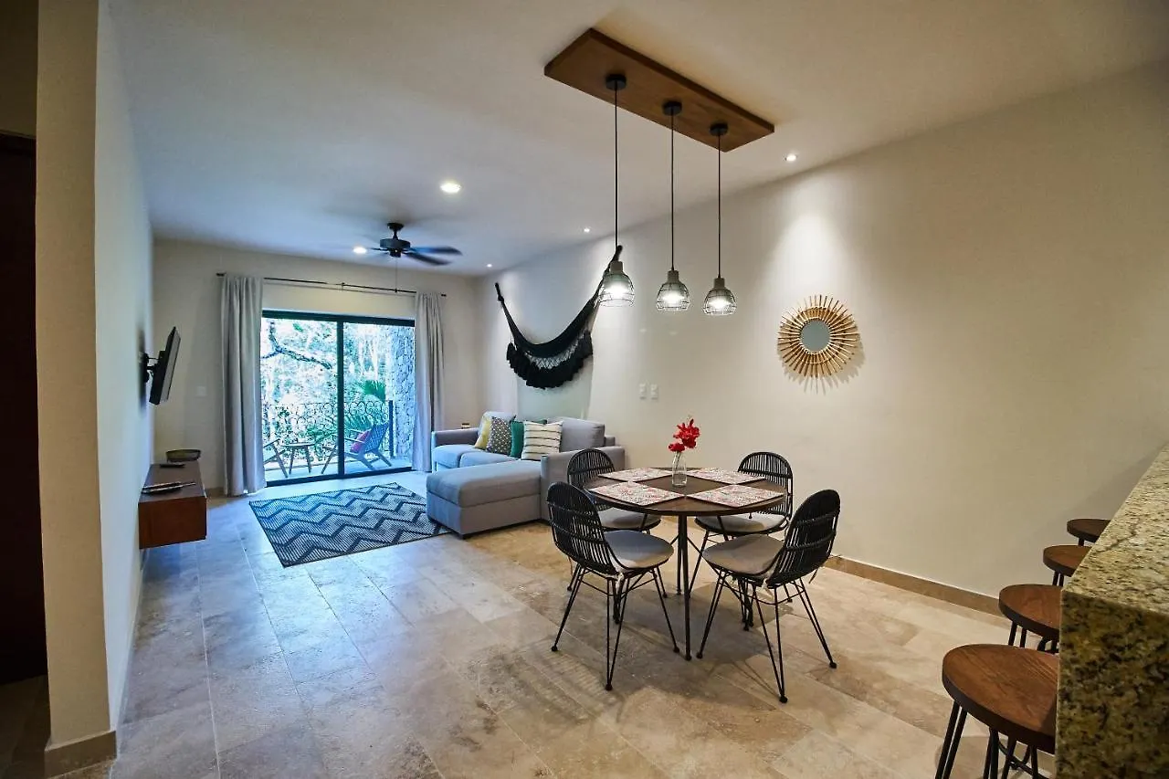 Apartment Premium Condo With Private Terrace And Pool View